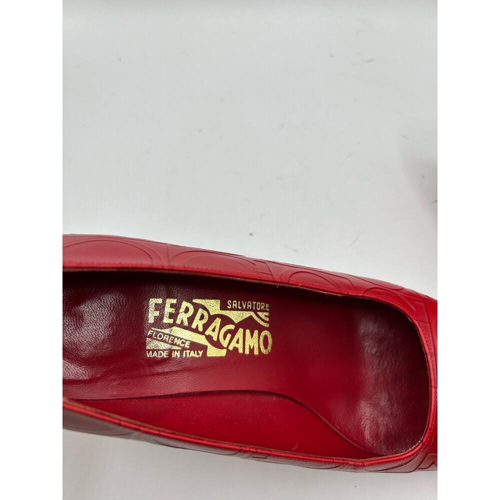 Salvatore Ferragamo Logo Embossed Red Leather Heels, Vtg Women’s US Sz9M… - Picture 8 of 9